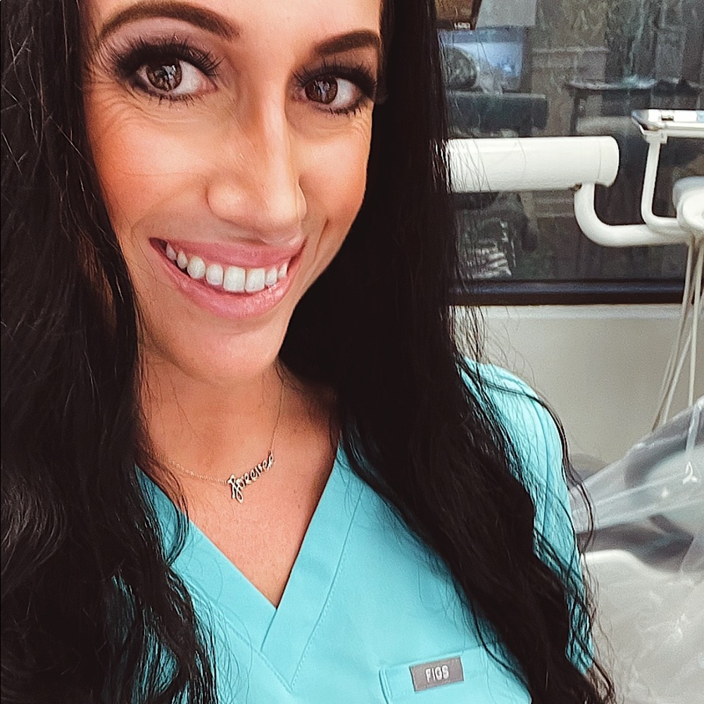 Meet your Posher, Laura